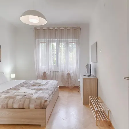 La Fine Del Mondo Triest